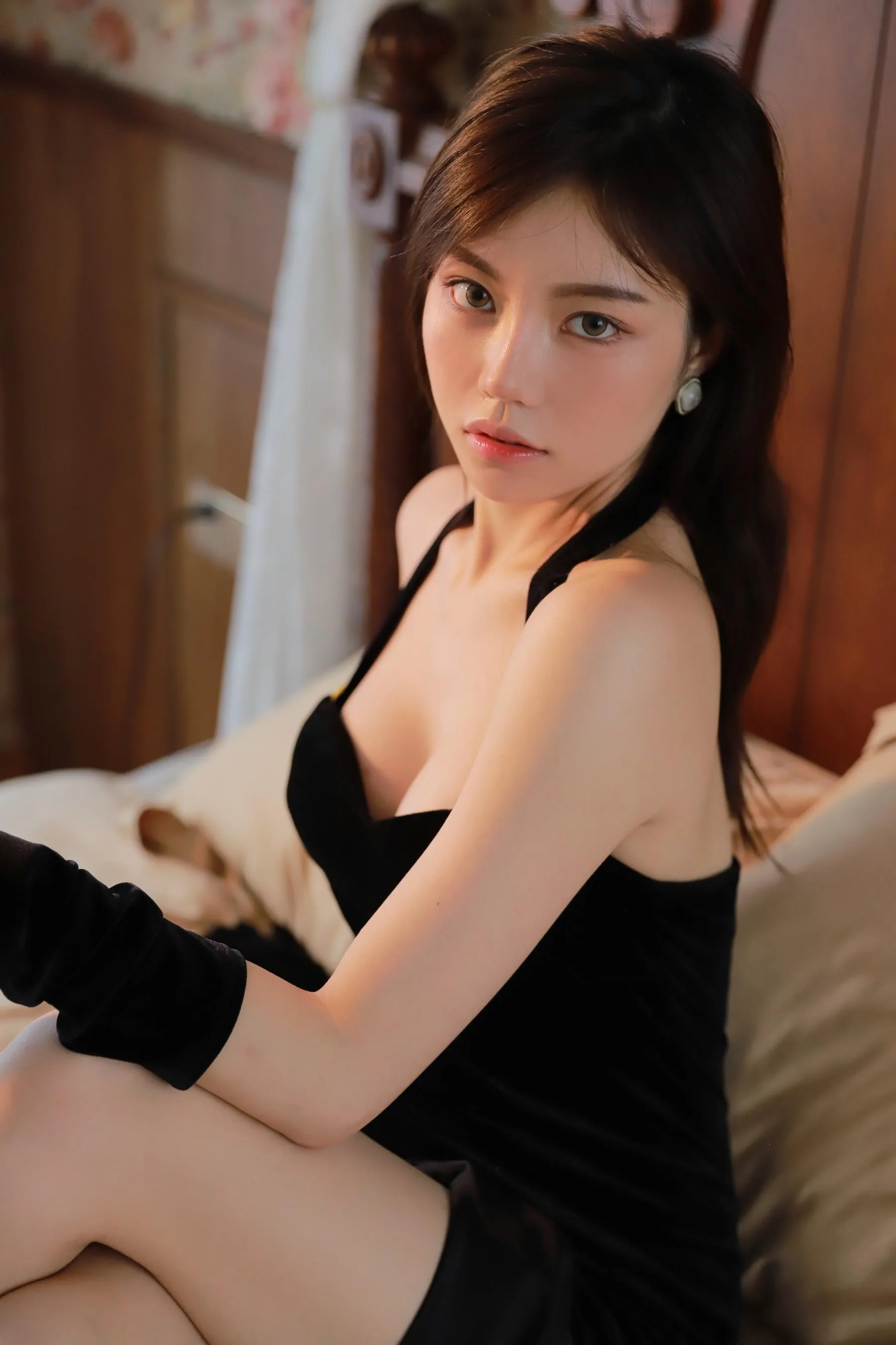 [YITUYU艺图语]2021.12.22 黑色晚礼服 欣艾 [23P]插图1